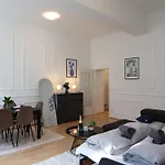 Wunderschoene Altbau-Stil Wohnung